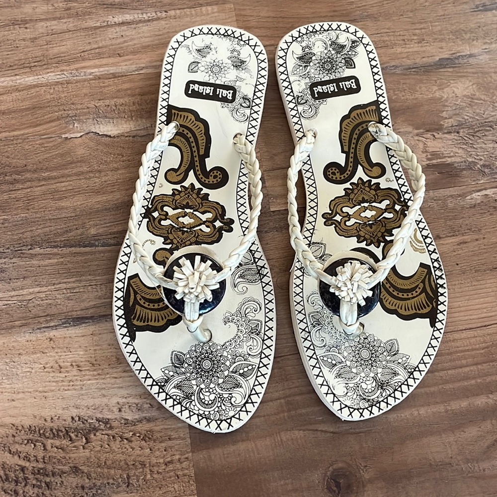 Bali Island Flips Flops White Size 8.5